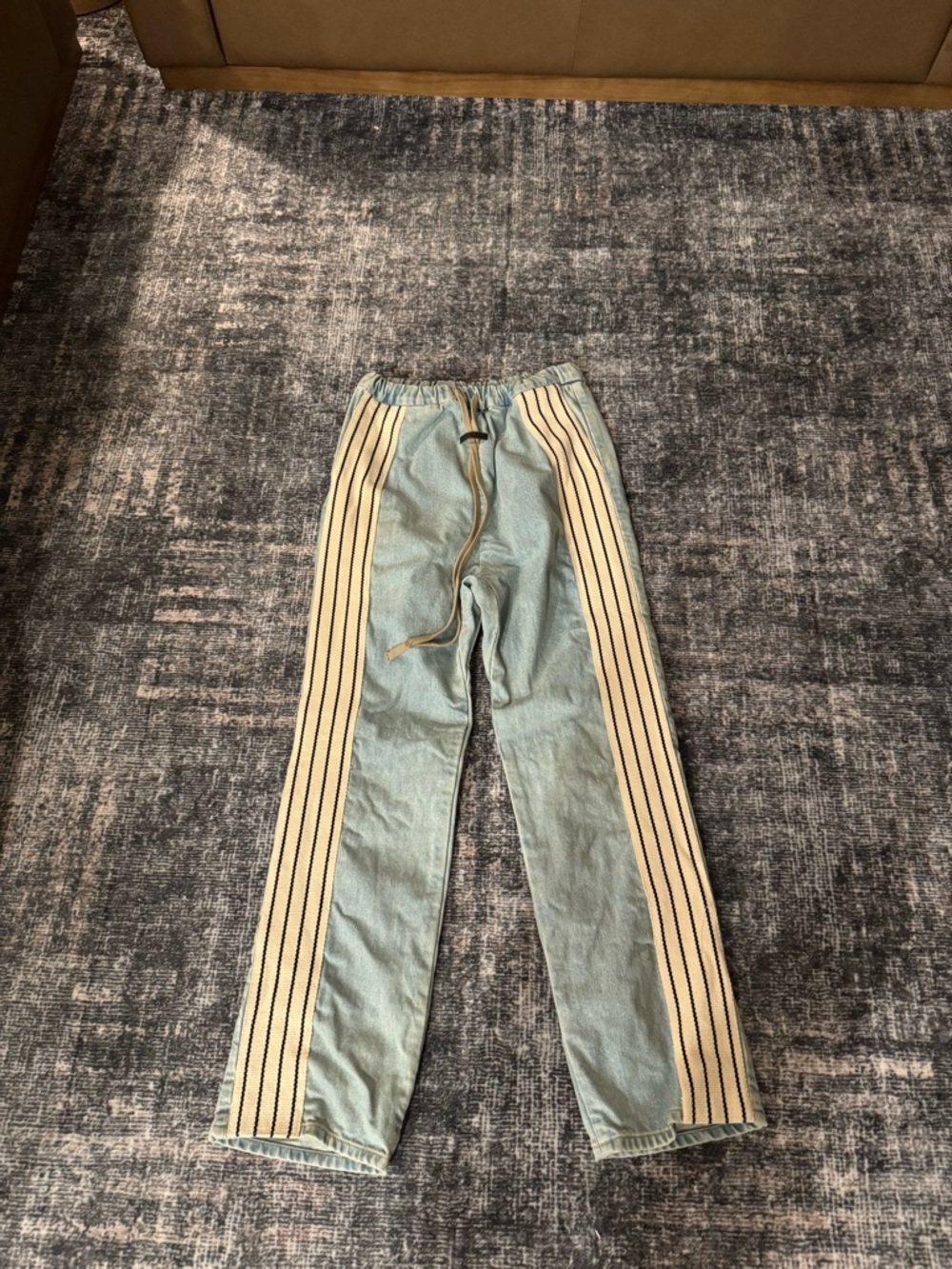 Essentials Jeans